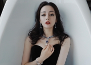 开云体育app-夜之利刃，德甲争冠天平倾斜瞬间，阿克持续制造杀伤破僵局