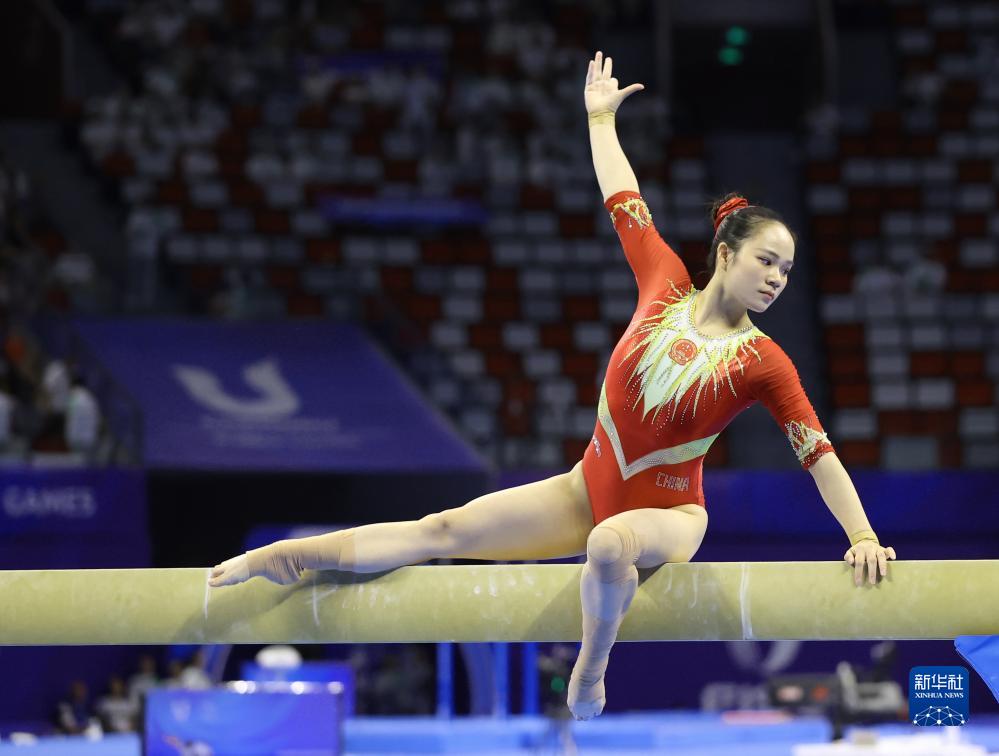 体操选手高难度表演，独领风骚夺金的简单介绍