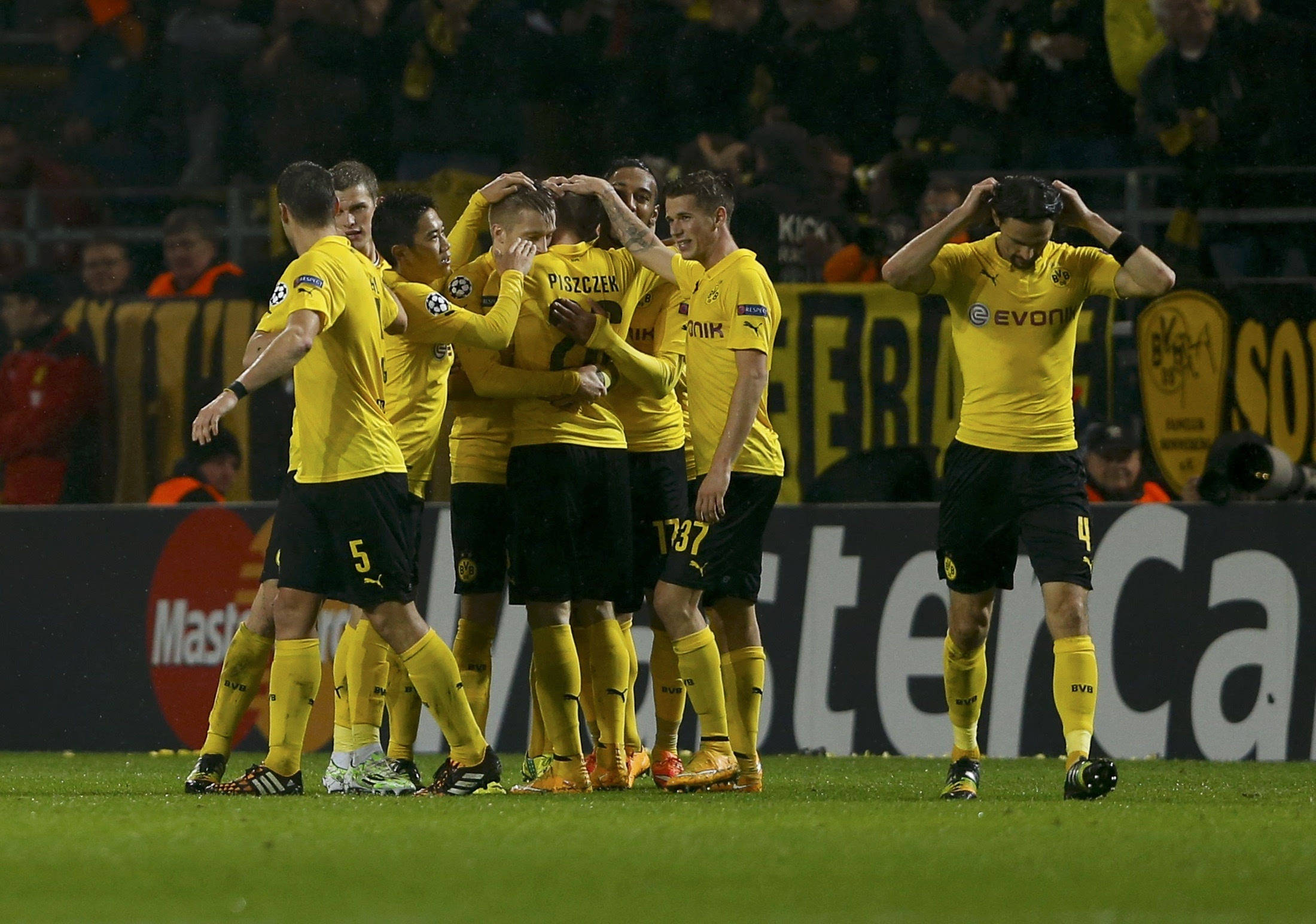 柏林联邦与奥格斯堡展开激烈对抗