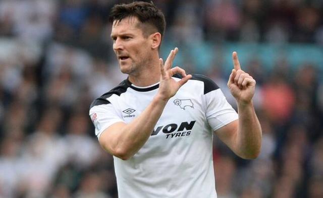 伯明翰城坐镇主场大胜,提升保级前景 伯明翰城坐镇主场大胜,提升保级前景