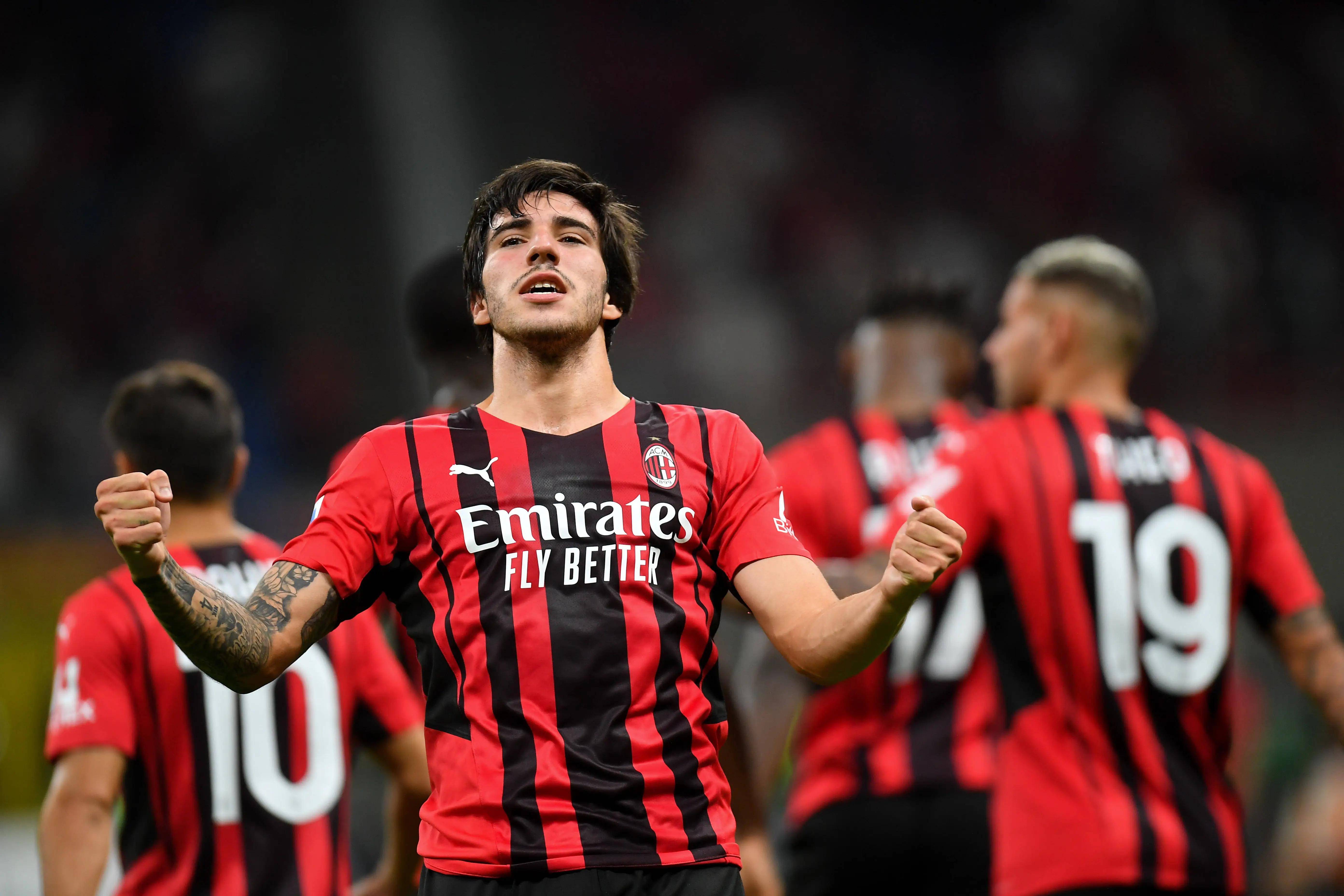 AC米兰的进击：主场零封对手晋级的简单介绍