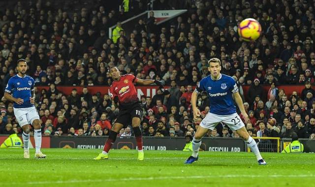 英国选手闪耀赛场,收获好评 英国选手闪耀赛场,收获好评