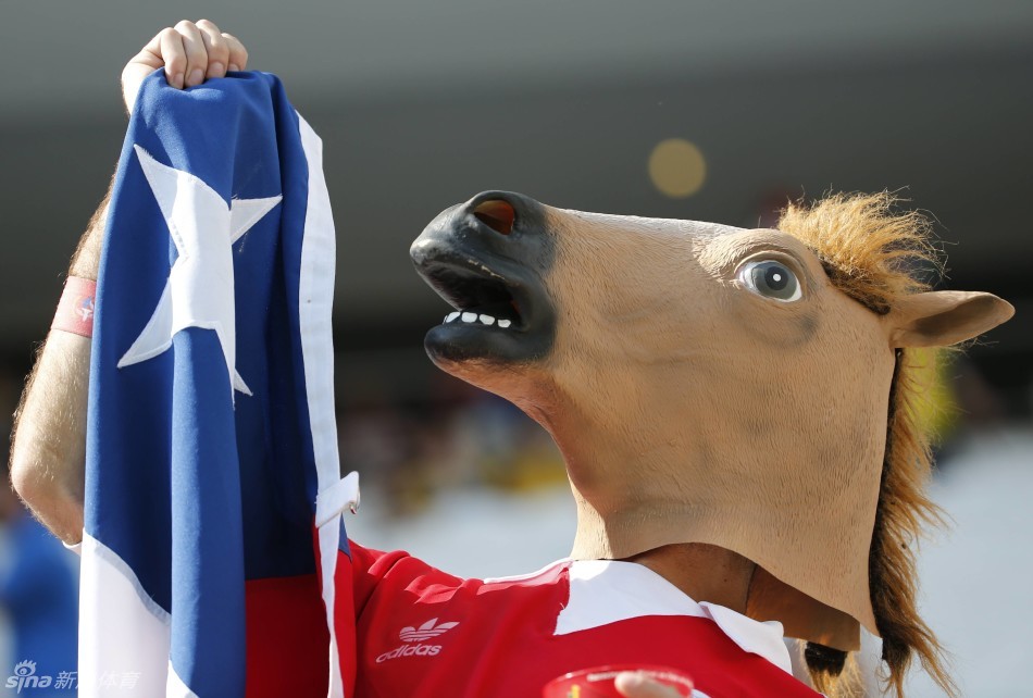 包含荷兰队险胜智利，欧预赛激战下一轮风波不断的词条