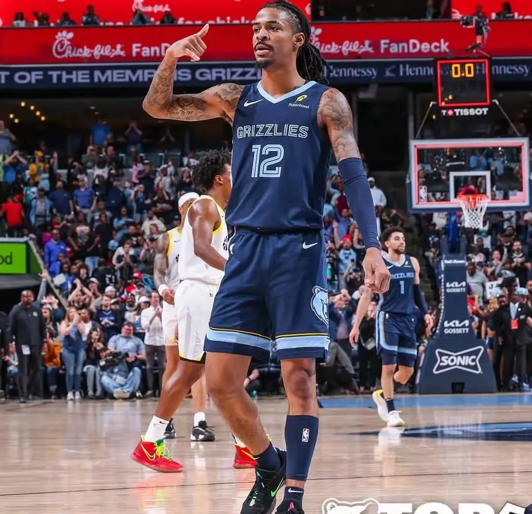 灰熊不敌雄鹿，莫兰特独撑全场