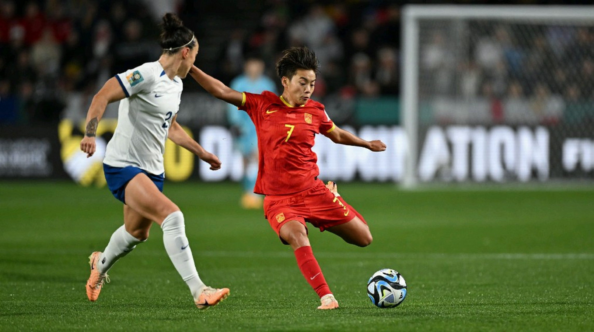 世界杯女足赛事中，中国代表队斩获佳绩