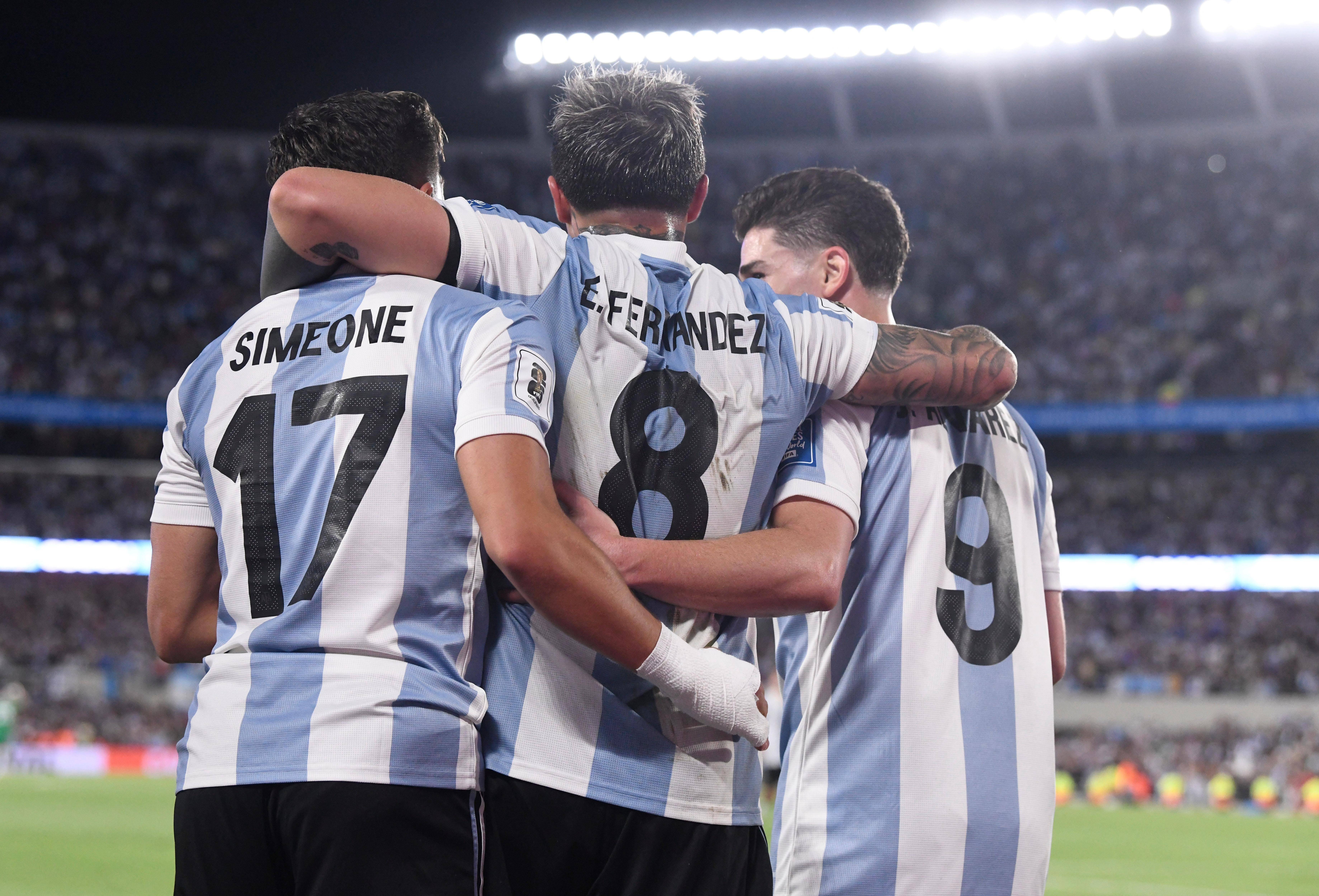 阿根廷前锋连续场比赛破门引发球迷欢呼的简单介绍 阿根廷前锋连续场比赛破门引发球迷欢呼的简单介绍