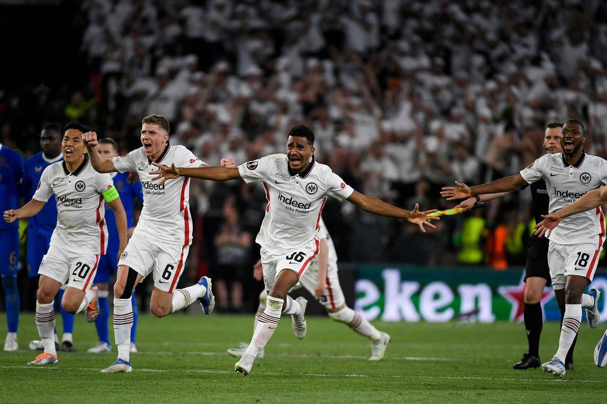 法兰克福在客场战胜了柏林赫塔的简单介绍 法兰克福在客场战胜了柏林赫塔的简单介绍