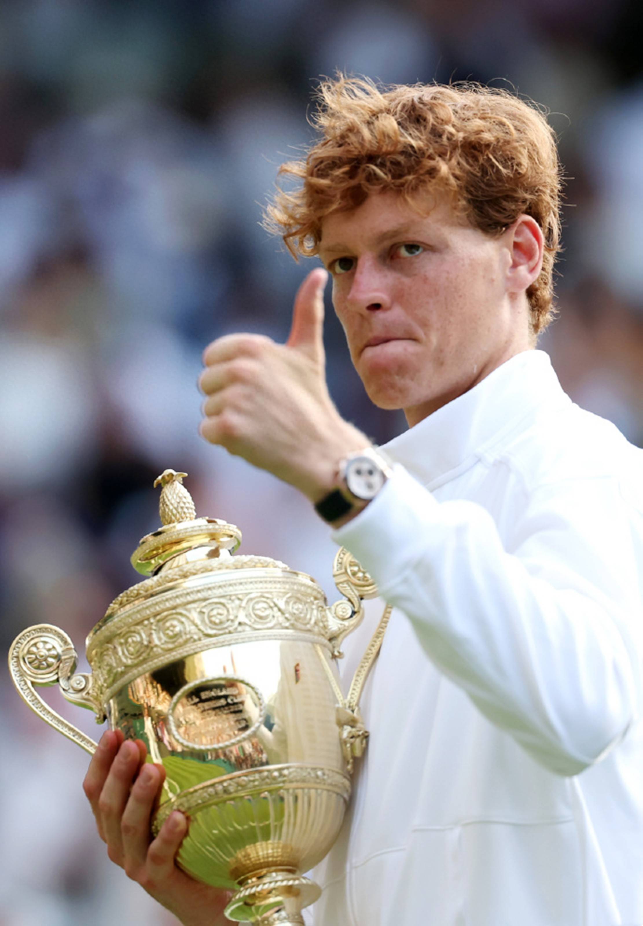 关于温网完胜年终总决赛，辛纳刷新纪录的信息