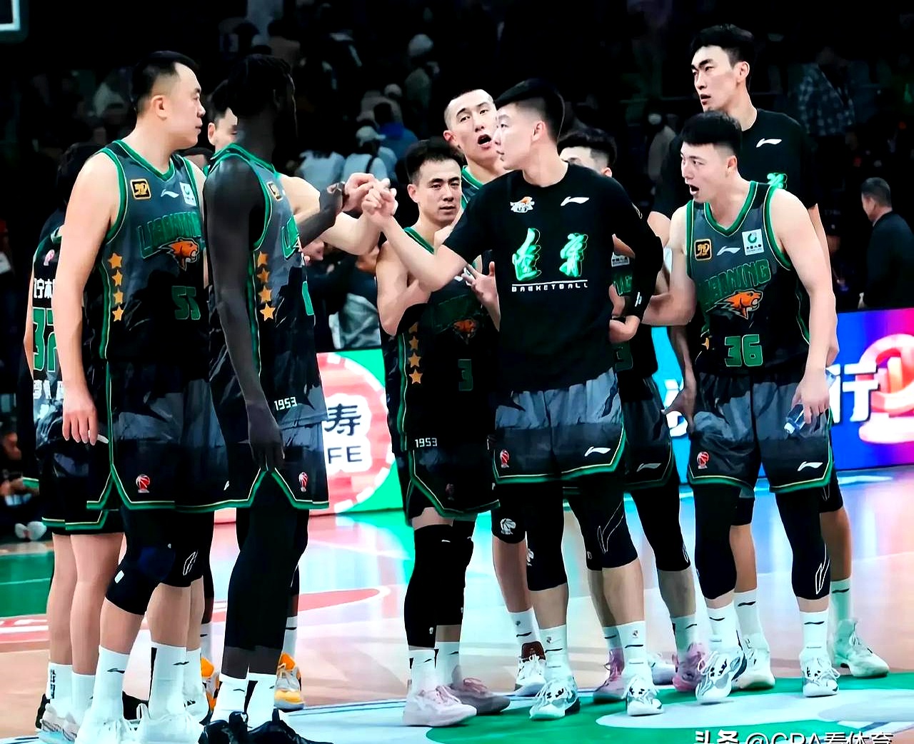 吉林队鏖战广东队，周琦统治全场