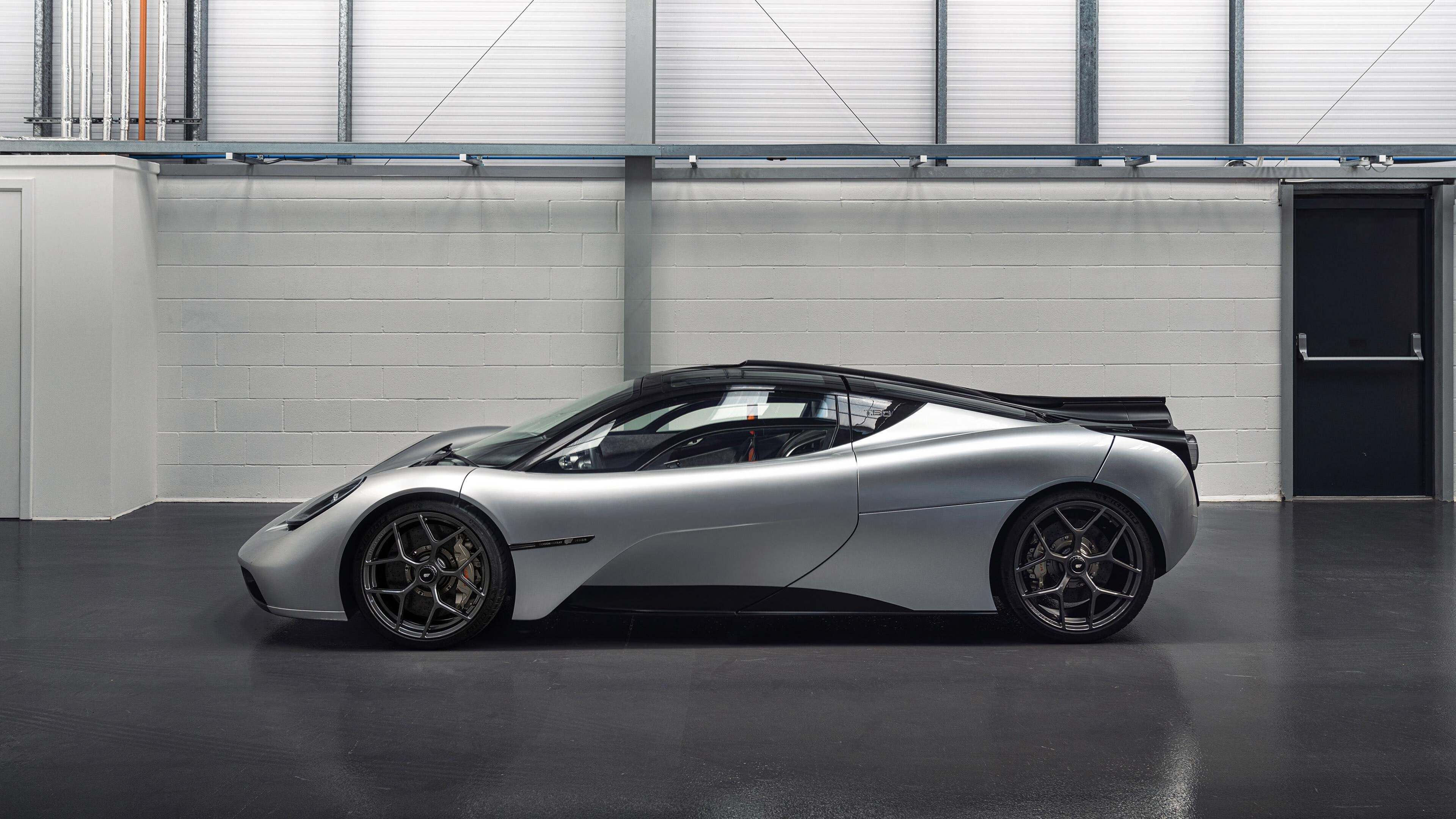 惊天交易后的命运交叉线,当约基奇穿上辽宁战袍,决胜局里藏着篮球的本质