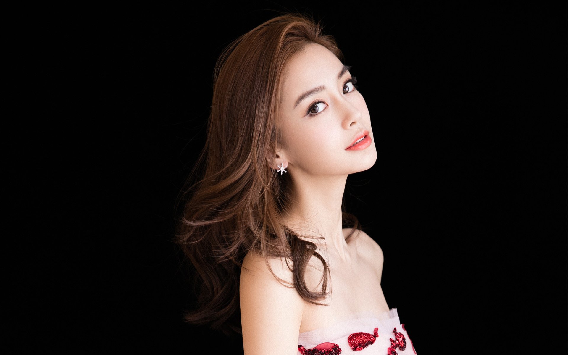 当深圳队化身欧冠战术大师,用步行者篮球哲学掌控足球节奏