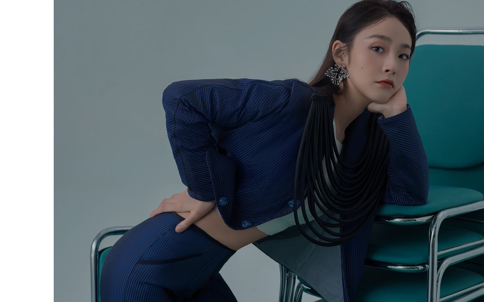 历史的回响,从喀麦隆打破铁幕到莱万征服舞台