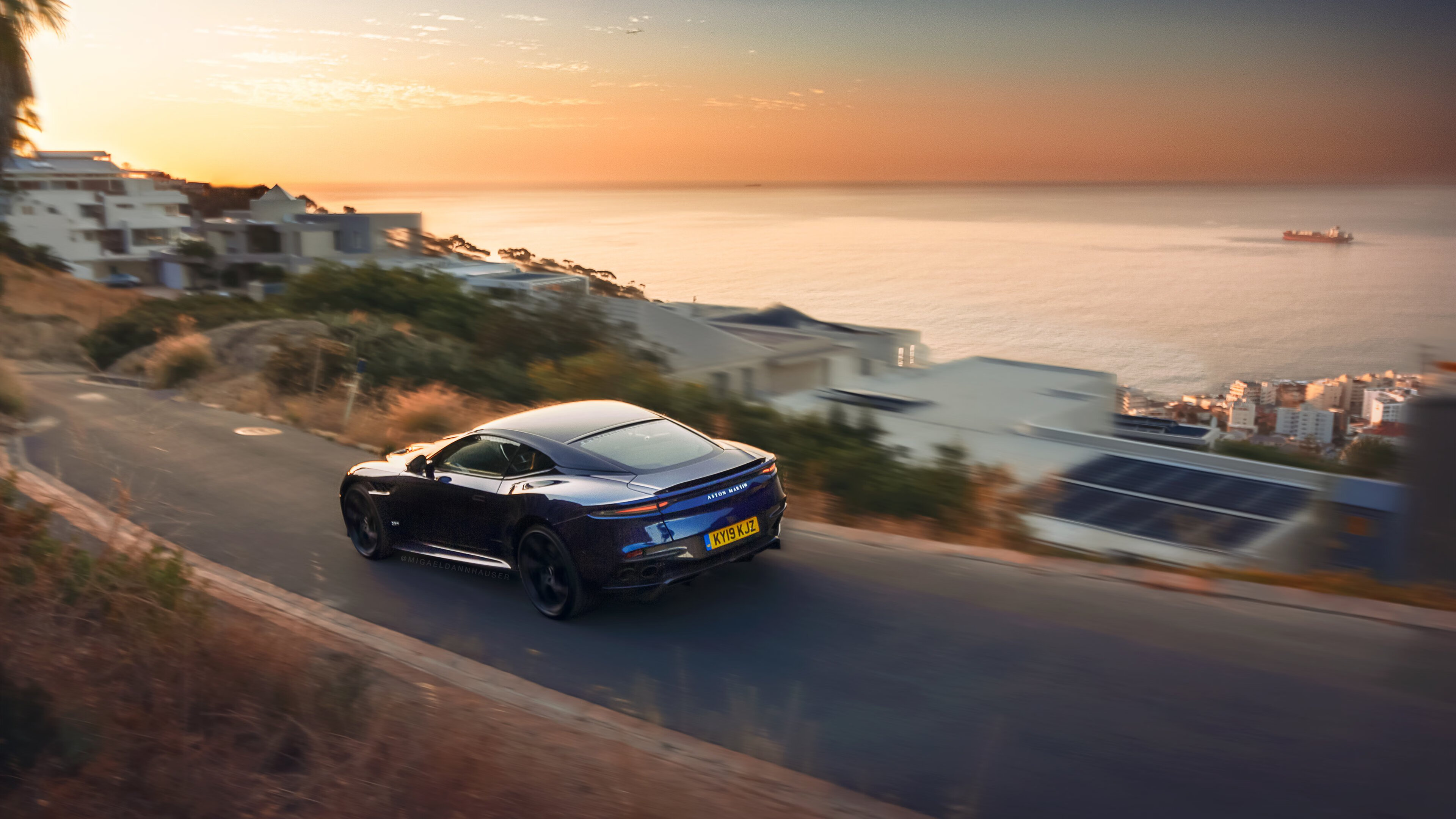 足球世界的双重震撼,洪都拉斯爆冷击败韩国,德里赫特东部决赛主宰战局