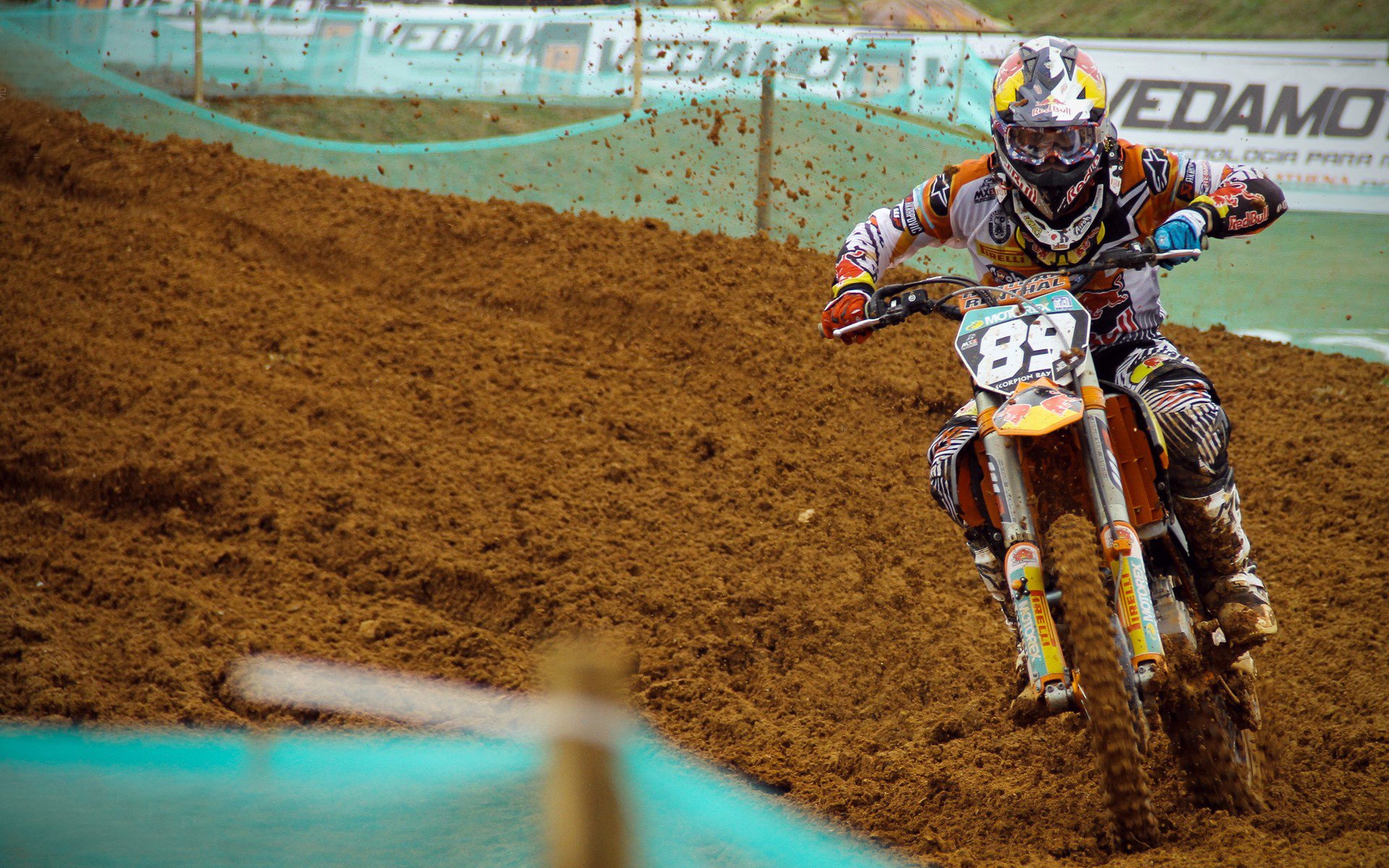 绿茵场与地缘棋局，当法国用足球智慧掌控伊拉克节奏